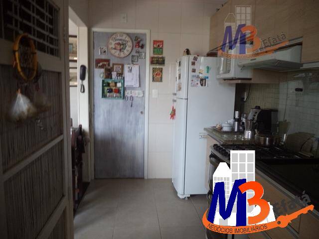 Apartamento à venda com 2 quartos, 70m² - Foto 4