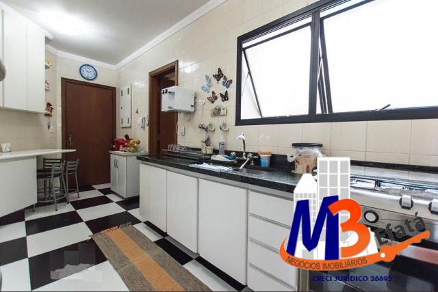 Apartamento à venda com 3 quartos, 141m² - Foto 17