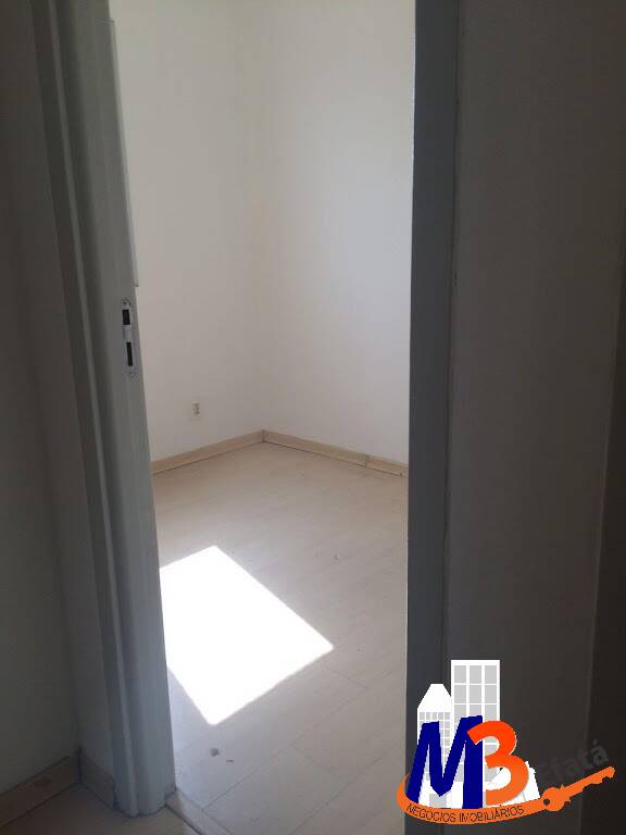 Apartamento à venda com 3 quartos, 66m² - Foto 4