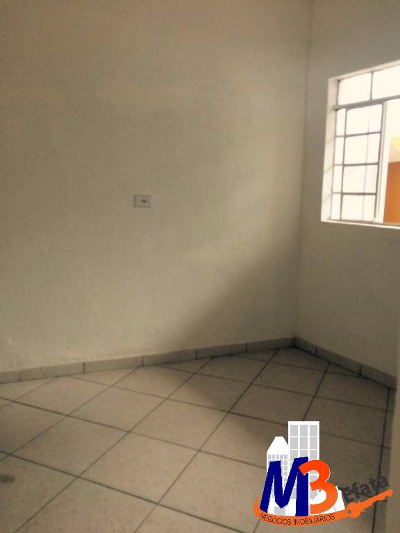 Casa para alugar com 1 quarto, 30m² - Foto 2