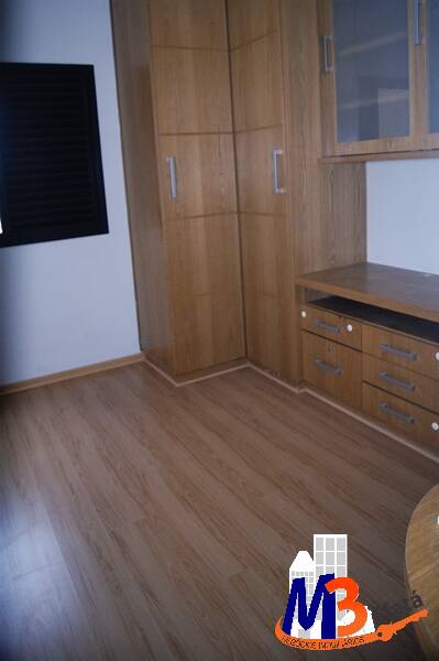 Apartamento para alugar com 3 quartos, 86m² - Foto 10